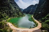 Bai Dinh Pagoda - Trang An Boat Ride - Mua Cave Full Day Tour from Hanoi